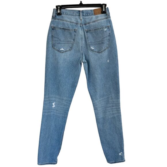 American Eagle SZ 2 LONG Mom Jeans Mid-Rise Whiskered Distressed Light Wash Blue - Picture 4 of 12